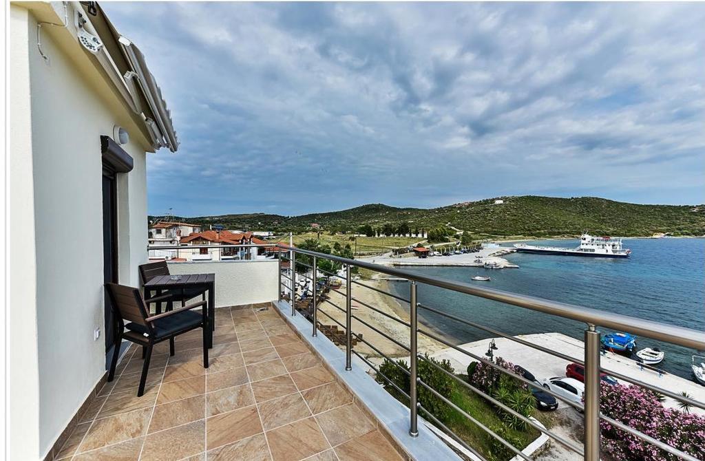 Pension Limani Ammouliani Exterior photo